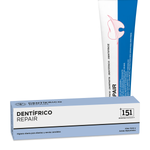 Tubo de 100 ml de dentífrico para dientes y encías sensibles con aloe vera y ácido hialurónico de 151 Marina Pharmacy
